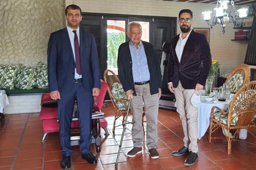 Ahmad Zoubi and Hani Aldrsani from MEMO with former Senator Pedro Simon, on 22 June, 2021. [Middle East Monitor]