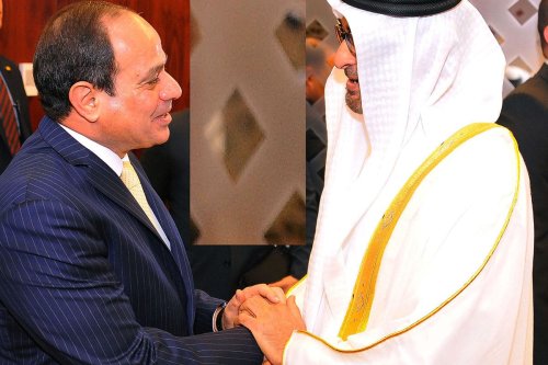 President of Egypt Abdel Fattah el-Sisi (L) meets Crown Prince of Abu Dhabi Mohammed bin Zayed Al Nahyan (R) on 1 December 2016 [Egyptian Presidency / Anadolu Agency]