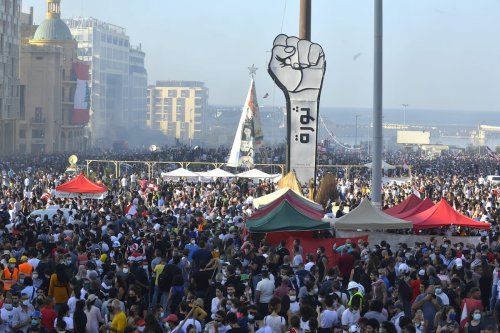 Demonstrators gather for a protest against government at the Martyrs' Square after the deadly explosion at the Port of Beirut led to massive blasts on 4th August in Beirut, Lebanon on 8 August 2020. [Houssam Shbaro - Anadolu Agency]