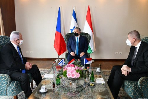 Israeli Prime Minister Benjamin Netanyahu (L) meets Prime Minister of Czech Republic Andrej Babis (R) and Hungarian Prime Minister Viktor Orban (C) in Jerusalem on March 11, 2021 [Haim Zach / GPO / Anadolu Agency]