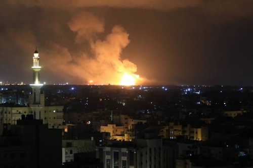 Smoke and flames rise after Israeli warplanes launched airstrikes in Khan Yunis, Gaza on May 09, 2023 [Ashraf Amra - Anadolu Agency]