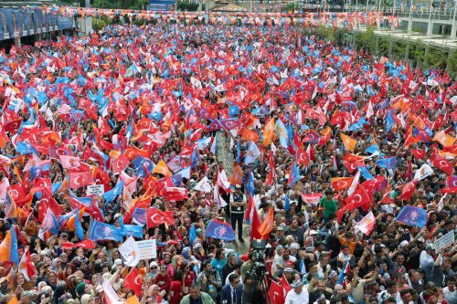 Supporters of Turkish President and Leader of the Justice and Development (AK) Party, Recep Tayyip Erdogan during an election rally in Aydin, Turkiye on May 09, 2023 [Murat Kula - Anadolu Agency]