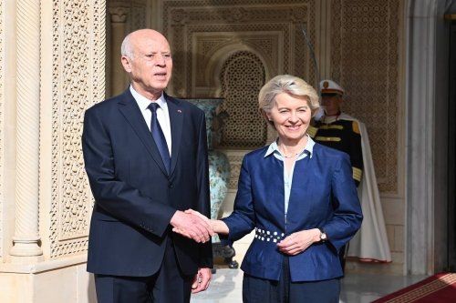 Tunisian President Kais Saied (L) welcomes President of European Commission Ursula von der Leyen (R) ahead of the meeting at the Presidential Palace in Tunis, Tunisia on July 16, 2023. [Tunisian Presidency - Anadolu Agency]