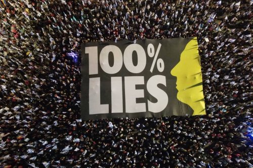 An aerial view of the people gather to protest Israeli Prime Minister Benjamin Netanyahu's judicial overhaul plan, in Tel Aviv, Israel on on August 5, 2023. [Yair Palti - Anadolu Agency]