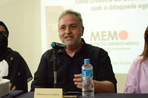 Renatho Costa talks about his book ‘No Way to Gaza’ during the launch event in São Paulo, Brazil, on 28 November 2021 [Lina Bakr]