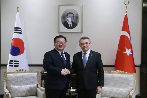 Turkish Vice President Fuat Oktay (R) meets with Prime Minister of South Korea, Kim Boo-kyum (L) at the Presidential Complex in Ankara, Turkiye [Muhammet Fatih Ogras/Anadolu Agency via Getty Images]