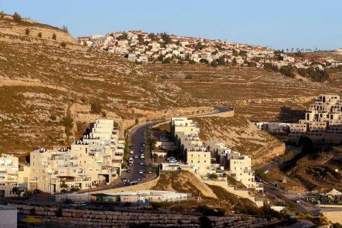 Israeli settlement between Ramallah and Jerusalem, 10 May 2022 [AHMAD GHARABLI/AFP/Getty Images]