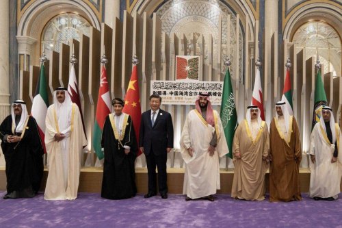 Crown Prince of Saudi Arabia Mohammad bin Salman al-Saud (C), Emir of Qatar Sheikh Tamim bin Hamad Al-Thani (L-2) and Chinese President Xi Jinping (L-4), GCC Secretary-General Nayef Falah M. Al-Hajraf (R), Crown Prince of Kuwait Sheikh Mishaal Al-Ahmad Al-Jaber Al-Sabah (L), King of Bahrain Hamad bin Isa Al Khalifa (R-3) and Omani Deputy Prime Minister Sayyid Fahd bin Mahmoud Al-Said (L-3) pose for a family photo prior the 43rd Gulf Cooperation Council (GCC) Summit in Riyadh, Saudi Arabia on 9 December, 2022 [Amiri Diwan of the State of Qatar/Anadolu Agency via Getty Images]