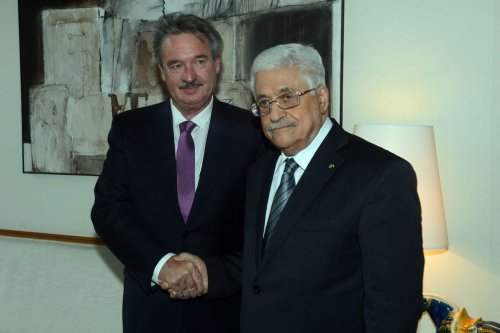 Palestinian President Mahmoud Abbas (R) meets with Foreign Affairs and Minister of the Grand Duchy of Luxembourg, Jean Asselborn on 13 February 2015 in Luxembourg. [Thaer Ghanaim/PPO via Getty Images]