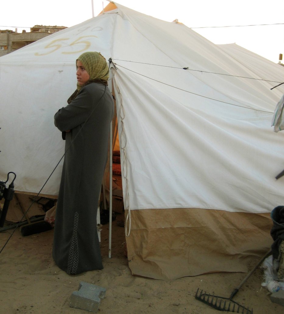 In Gaza, twice displaced, a tent camp set up as a result of refugees' homes destroyed by Israel's 'Cast Lead' military offensive in 2009 [Tom Suárez]